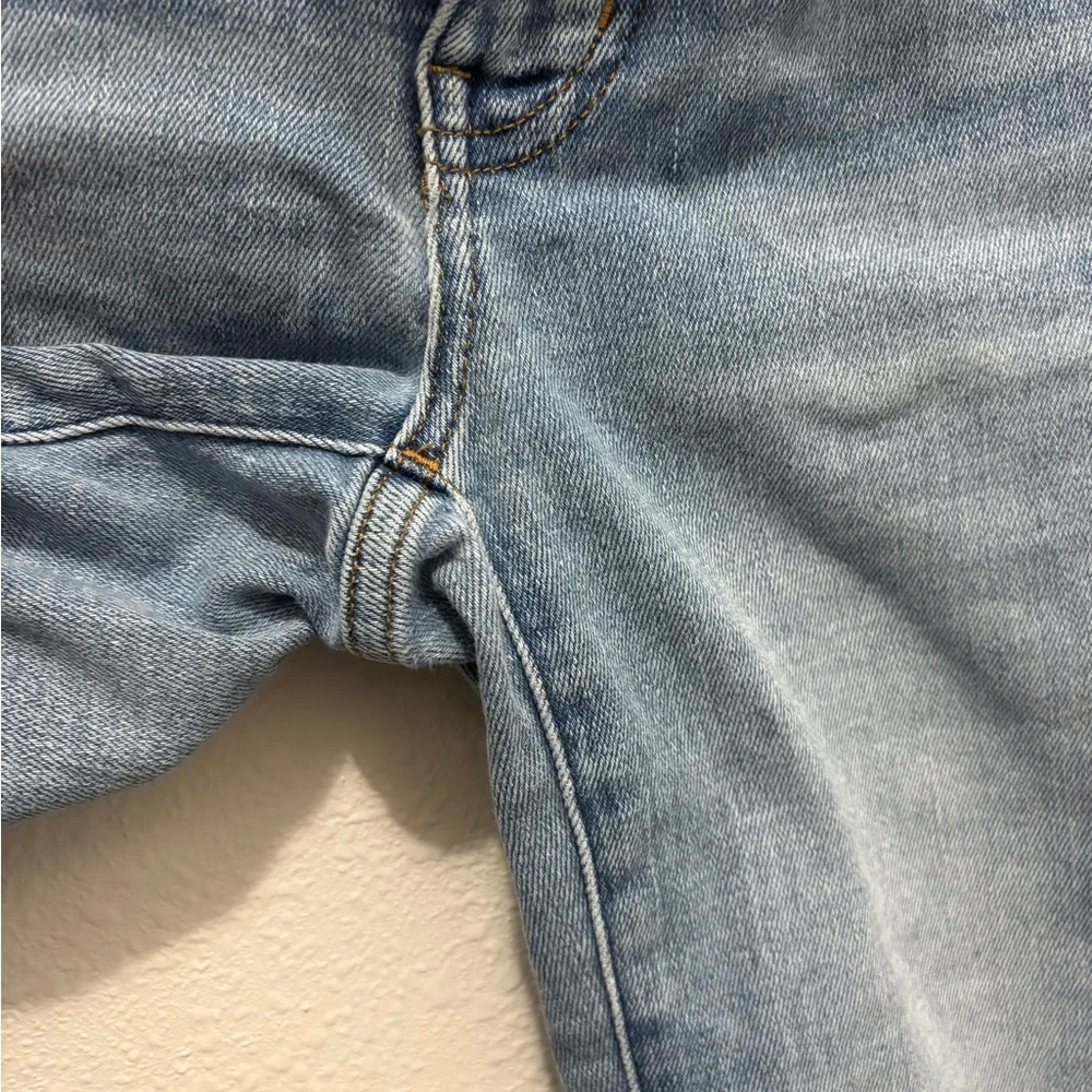 Madewell Mid-Rise Kick Out Blue Jeans - Picture 8 of 14